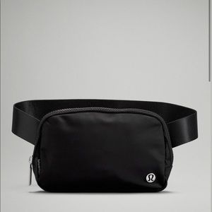 Lululemon Everywhere Belt Bag